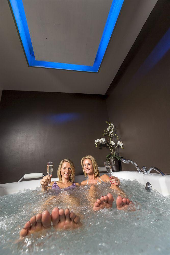 A Dream & Massages 2*