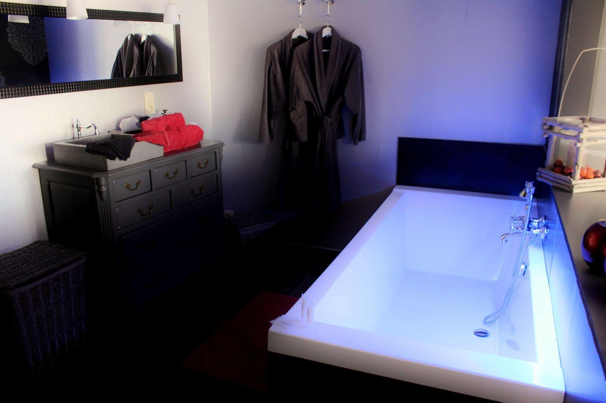 A Dream & Massages 2*