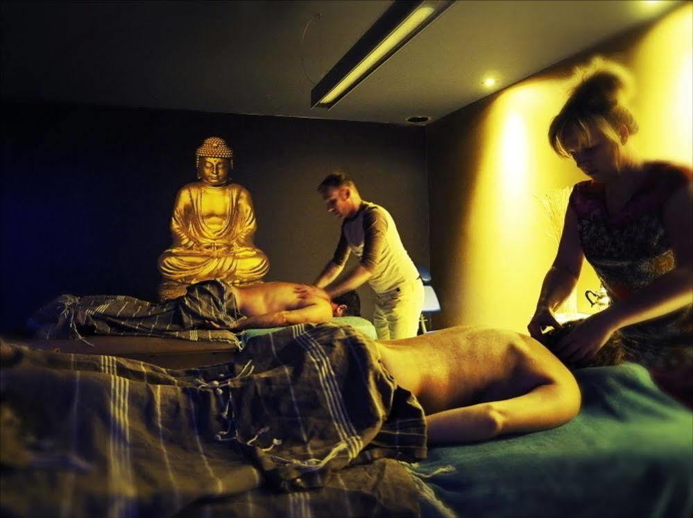 A Dream & Massages